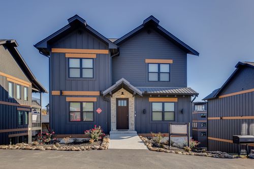 327 Rambling Creek Way, Sevierville, TN, 37862 | Card Image