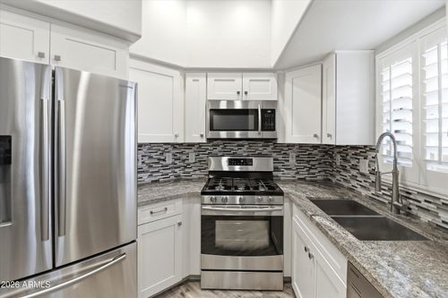 17-5015 E Cheyenne Dr, Phoenix, AZ, 85044-4312 | Card Image