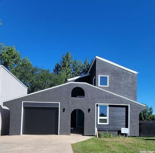 674 Rink Ave, Regina, SK, S4X1V7 | Card Image