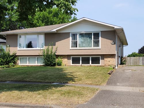 6781 Dawson St, Niagara Falls, ON, L2E7B6 | Card Image