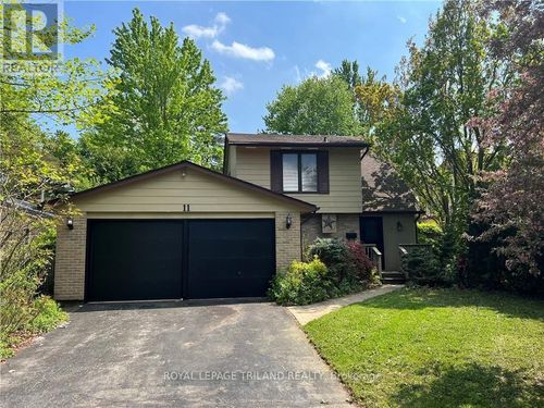 11 Crabtree Ave, London, ON, N6G2H6 | Card Image