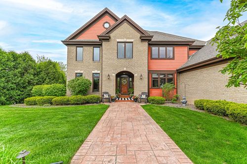 7601 S Cambridge Drive, Franklin, WI, 53132 | Card Image