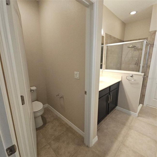 1942 Commander Way, House other with 3 bedrooms, 3 bathrooms and null parking in KISSIMMEE FL | Image 27