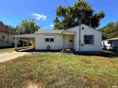 1109 S Feazel St, Harrisburg, IL, 62946-2945 | Card Image