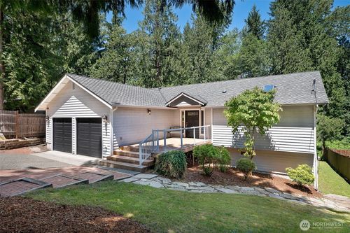 1226 Ne Ballinger Pl, Shoreline, WA, 98155-1138 | Card Image