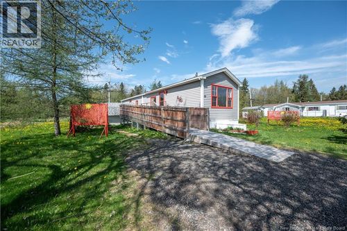 28 Raworth Ave, Lakeville-Westmorland, NB, E1H1J6 | Card Image