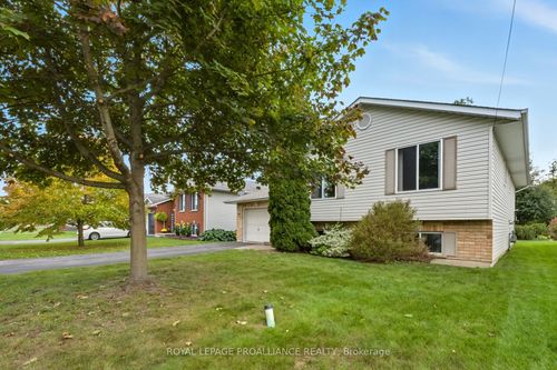 120 Cedar St, Brighton, ON, K0K1H0 | Card Image