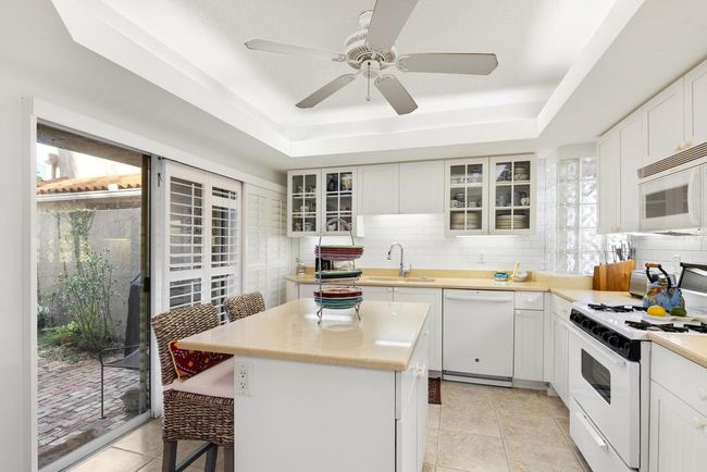 APT-3 - 200 Cocoanut Ave, Townhouse with 2 bedrooms, 3 bathrooms and null parking in Sarasota FL | Image 12
