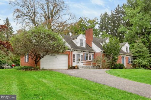 958 Country Club Rd, YORK, PA, 17403-3438 | Card Image