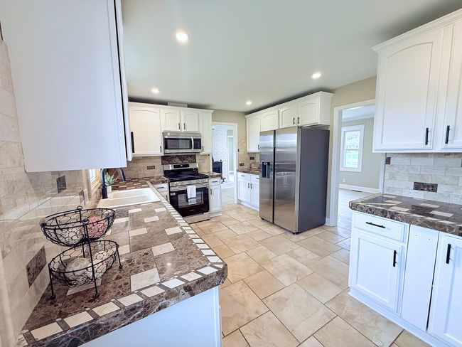 23504 W Winston Ave, House other with 4 bedrooms, 2 bathrooms and 8 parking in Plainfield IL | Image 7