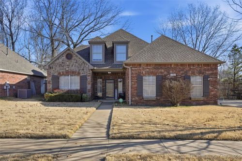1761 Holly Ave, Sand Springs, OK, 74063-8727 | Card Image