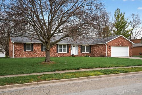 2255 Monterey Dr, Xenia, OH, 45385-1166 | Card Image