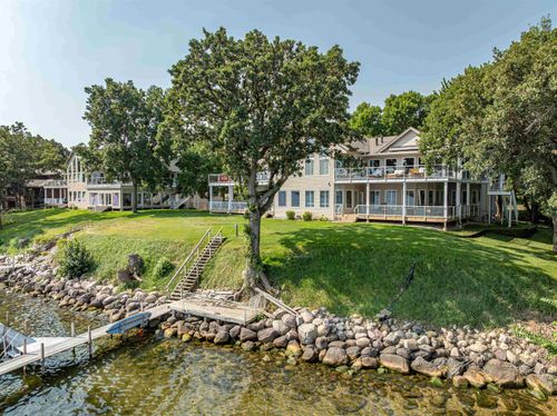 17200 Ross Road, Spirit Lake, IA, 51360 | Card Image