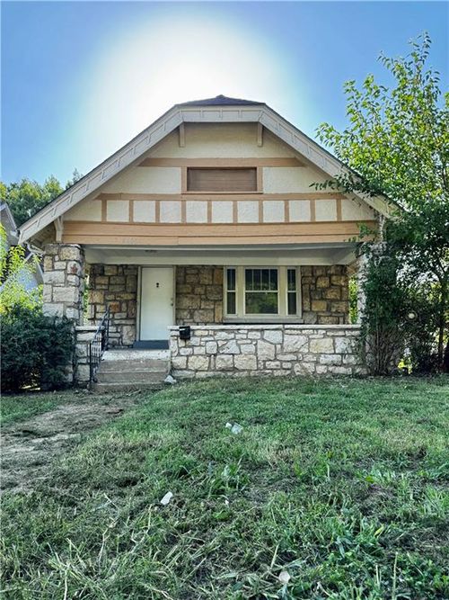 5600 Park Ave, Kansas City, MO, 64130-3424 | Card Image