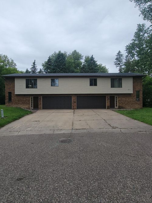 2422-2420-2422 Brenner Ct, Roseville, MN, 55113-1061 | Card Image
