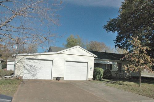 3101 Appletgon Avenue, Parsons, KS, 67357 | Card Image