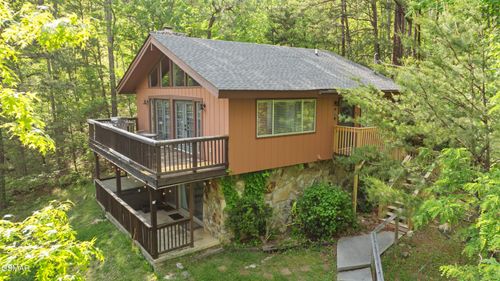 715 Upper Windsor Way, Gatlinburg, TN, 37738-6388 | Card Image