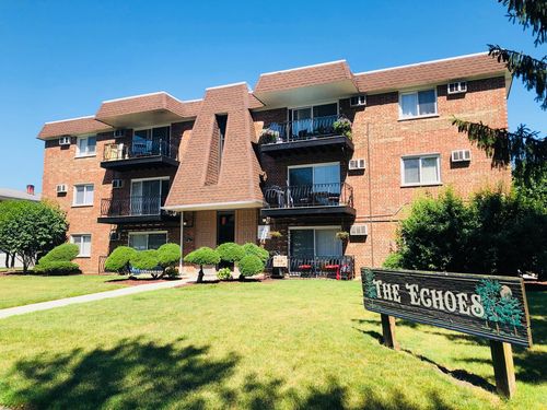 12-10S472 Echo Ln, Willowbrook, IL, 60527-6708 | Card Image