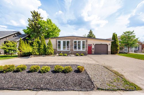 304 Broadway, Orangeville, ON, L9W1L3 | Card Image