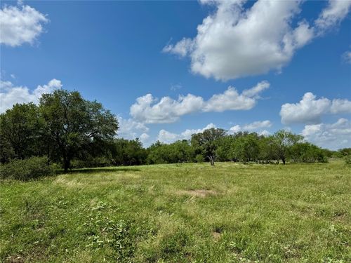 500 County Road 171, Nixon, TX, 78140 | Card Image