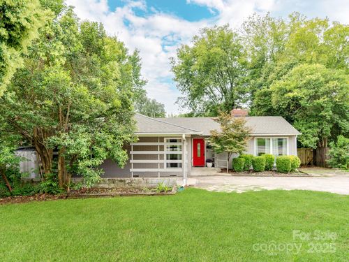 842 E Woodlawn Rd, Charlotte, NC, 28209-4935 | Card Image