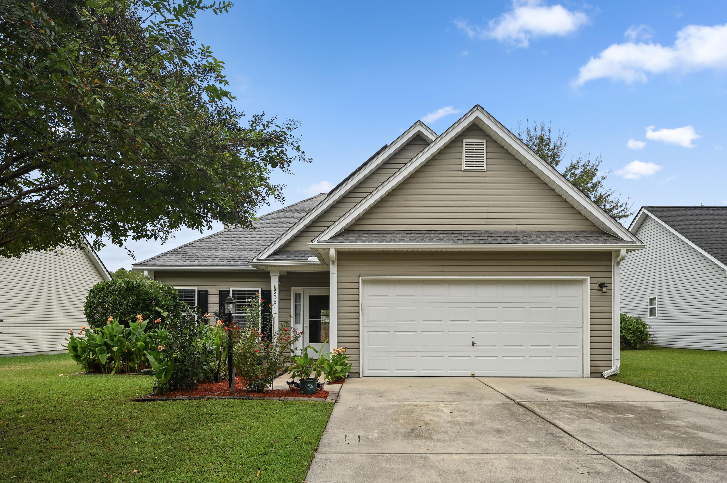 Highwoods Plantation Ave, Summerville, SC 29485