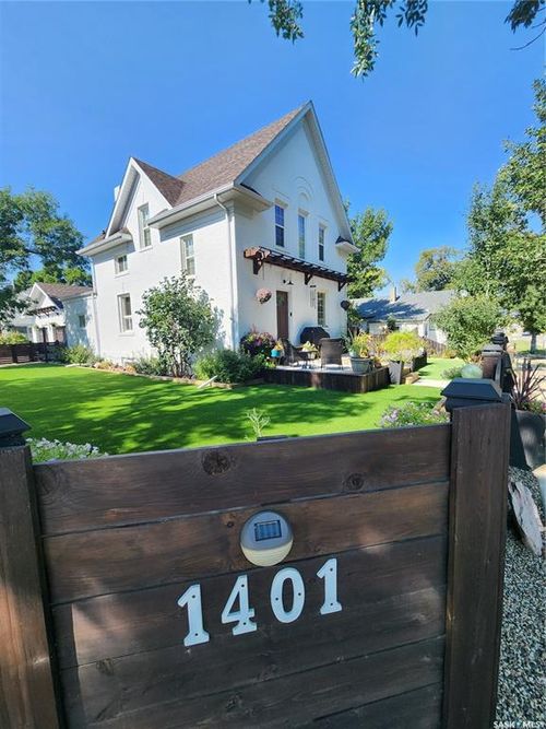 1401 3rd Street, Estevan, SK, S4A0S3 | Card Image