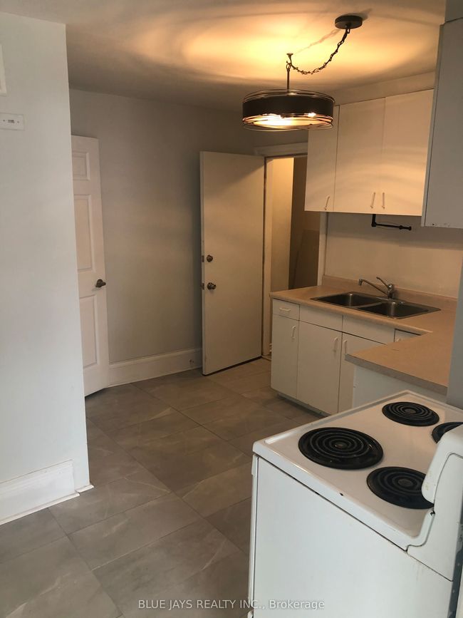 APT-1 - 60 Main St E, Home with 2 bedrooms, 2 bathrooms and 1 parking in Southgate ON | Image 5