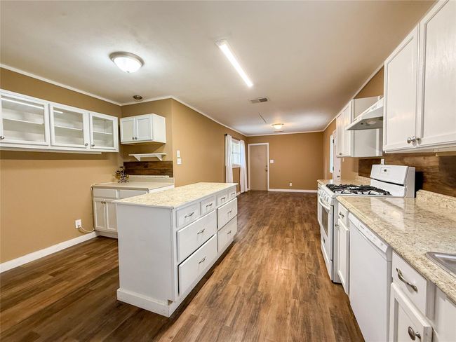 3321 Tanglebriar Dr, House other with 3 bedrooms, 2 bathrooms and 2 parking in Pasadena TX | Image 9