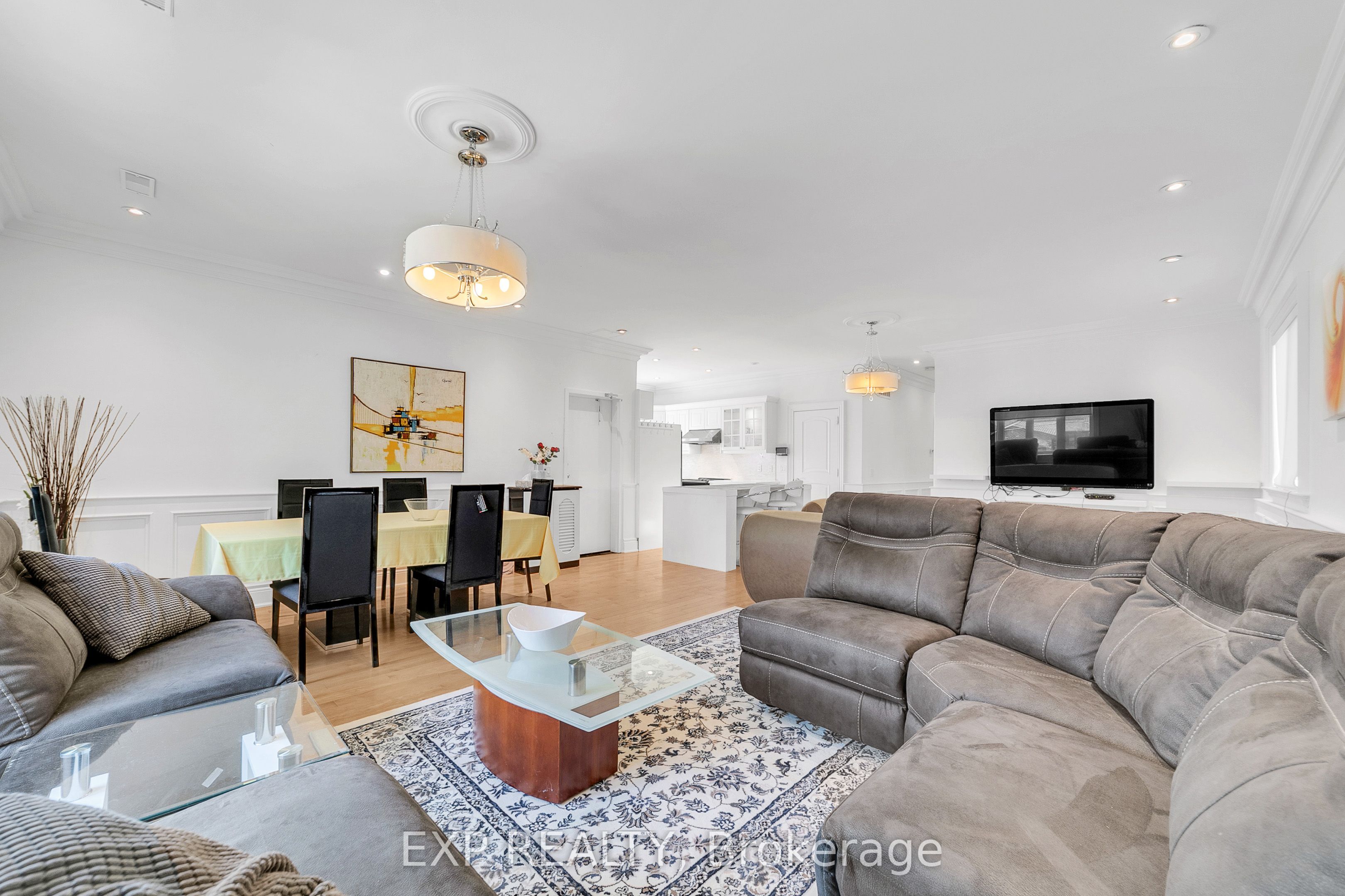 Residential Lease in Richmond Hill 4