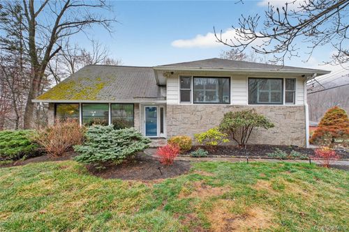 43 Woodbine Dr, Mahopac, NY, 10541-4235 | Card Image