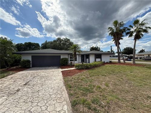 2201 Parkview Dr, Fort Myers, FL, 33905-1703 | Card Image