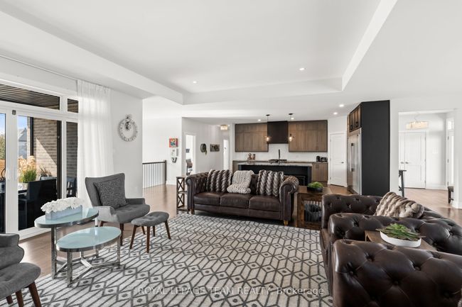 1615 Rangeland Avenue S, House other with 5 bedrooms, 3 bathrooms and 8 parking in Greely - Metcalfe - Osgoode - Vernon and Area ON | Image 9