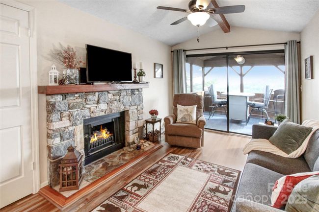 Cozy with views | Image 10
