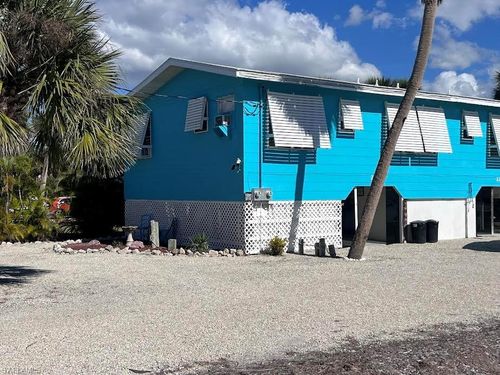 226 Connecticut St, FORT MYERS BEACH, FL, 33931-3704 | Card Image