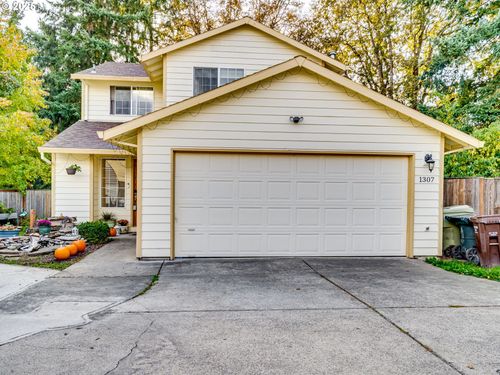 1307 Se 61st Pl, Hillsboro, OR, 97123-6767 | Card Image