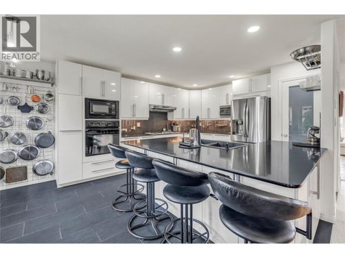 444 Ridge Pl, Penticton, BC, V2A8N7 | Card Image