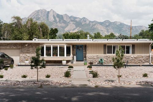 5615 S Laurelwood St, Holladay, UT, 84121-1216 | Card Image