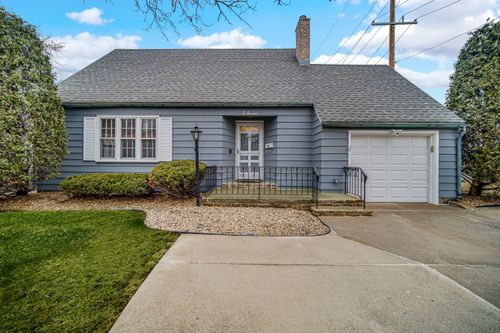 600 W North St, Crown Point, IN, 46307-3833 | Card Image