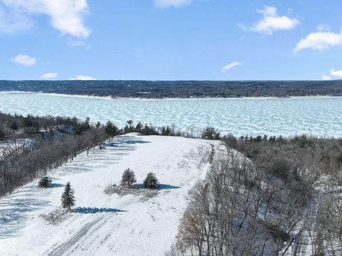 258 Salishan Dr, Hudson, WI, 54016-8060 | Card Image