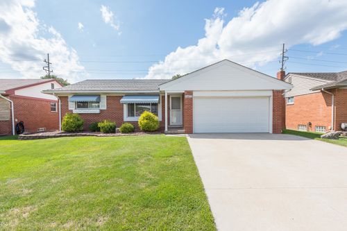 14677 Newburgh Rd, Livonia, MI, 48154-5015 | Card Image