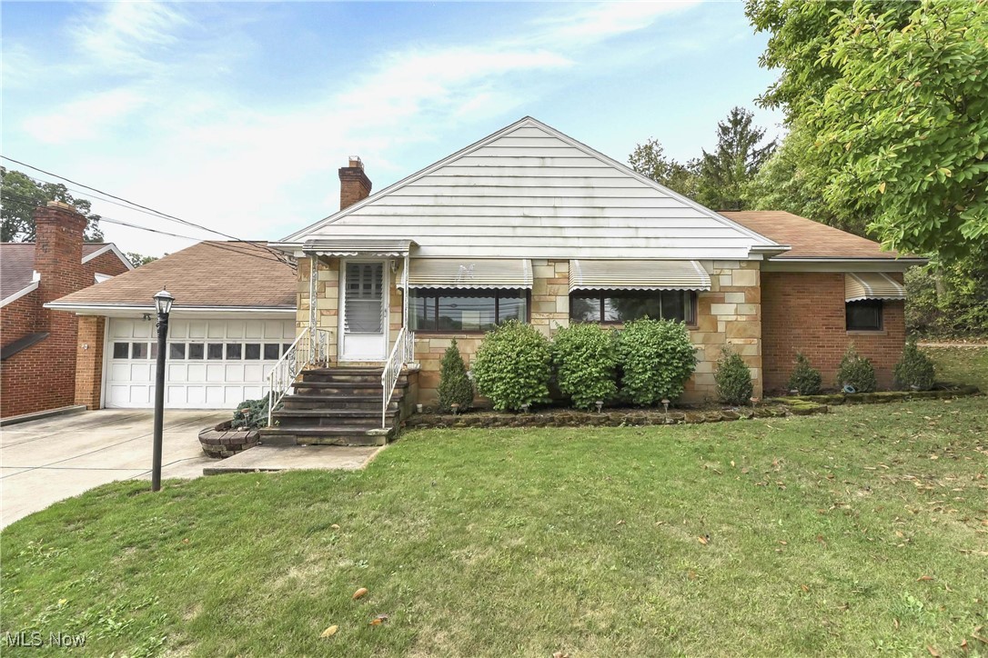 Pleasant Valley Rd, Independence, OH 44131