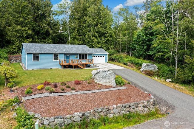 If desired, the front yard is nice an sunny, enjoy as is or set up for gardening. | Image 30