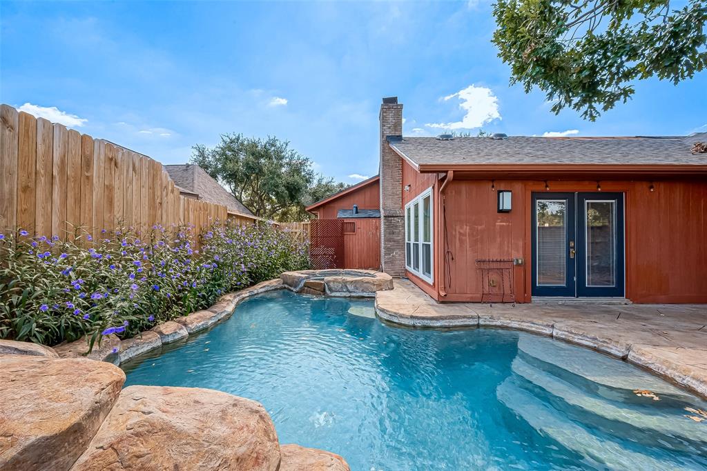 Green Belt Dr, Sugar Land, TX 77498