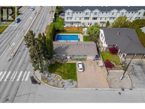 2030 Wilkinson St, Kelowna, BC, V1Y3Z8 | Card Image