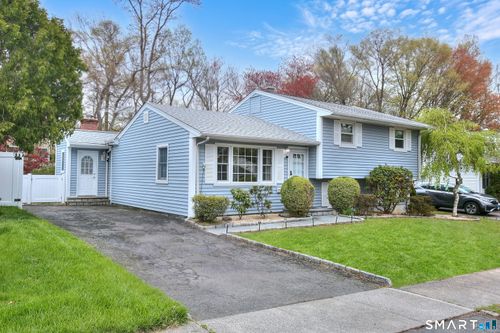 84 Youngstown Road, Fairfield, CT, 06824 | Card Image