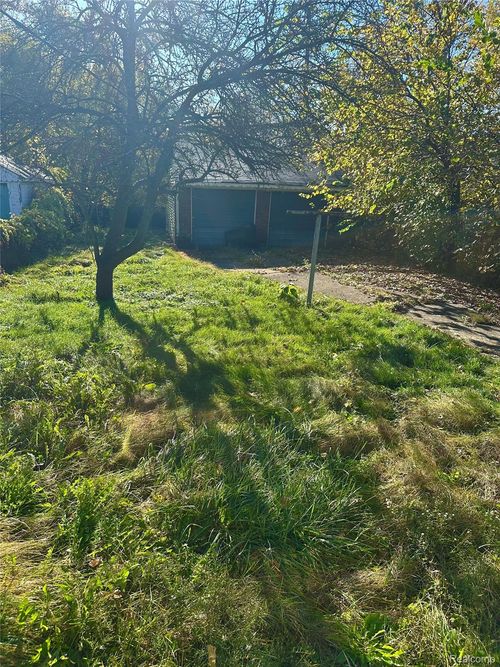 11750 Elmdale St, Detroit, MI, 48213-1640 | Card Image