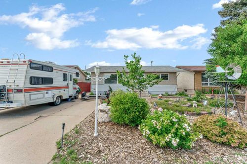 1896 28 Street Se, Medicine Hat, AB, T1A2H6 | Card Image
