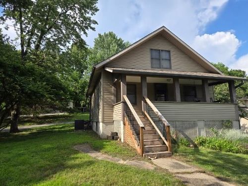 513 Southwest Dr, Warrensburg, MO, 64093-3021 | Card Image