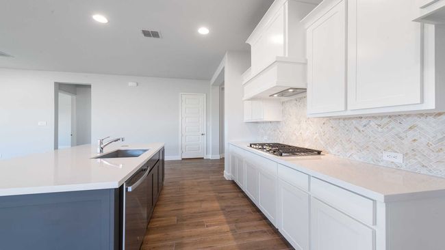 721 Running Iron Trl, House other with 4 bedrooms, 3 bathrooms and null parking in Mansfield TX | Image 15